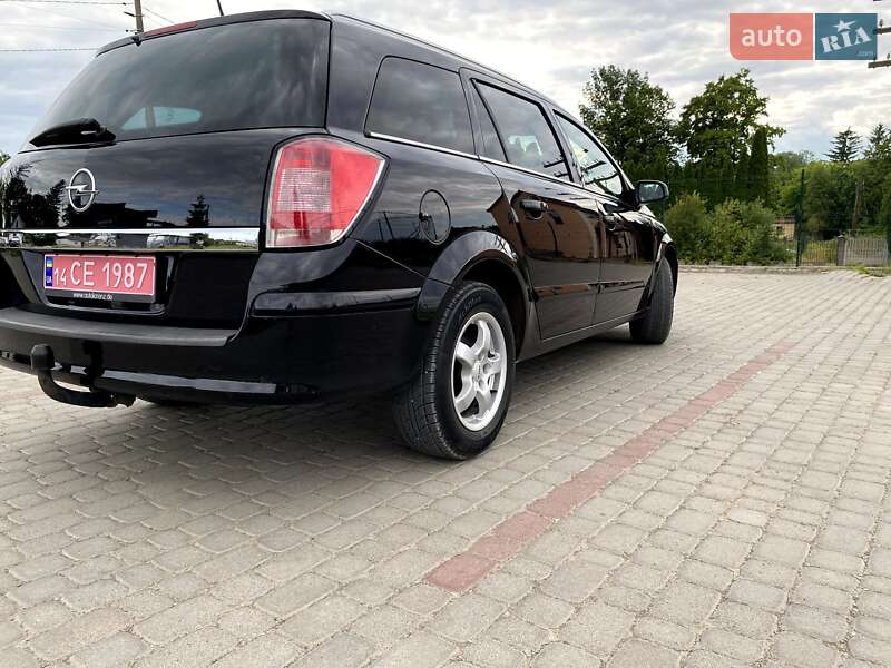 Универсал Opel Astra 2008 в Самборе