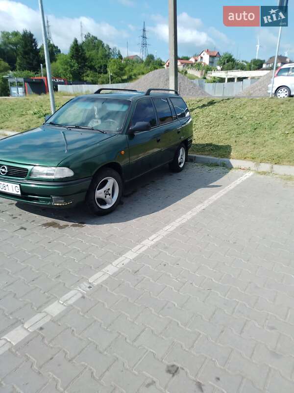 Універсал Opel Astra 1997 в Львові