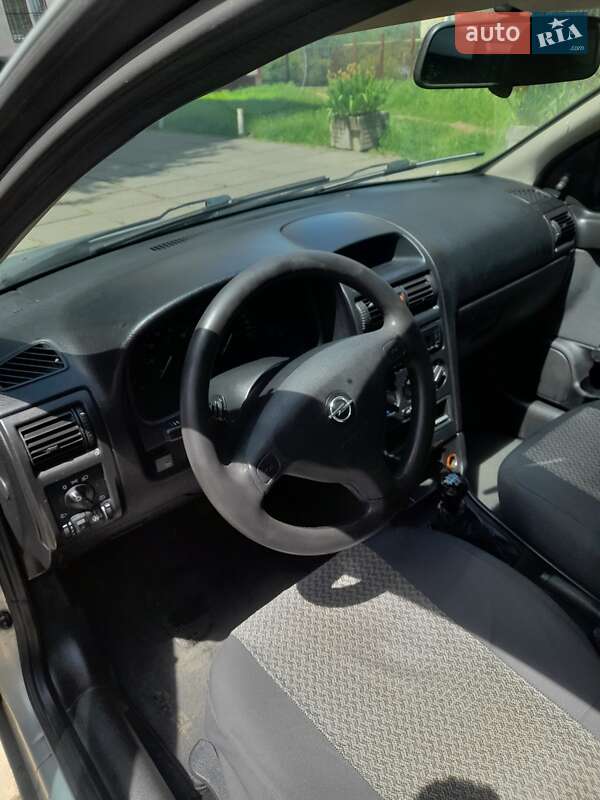 Седан Opel Astra 2008 в Львове