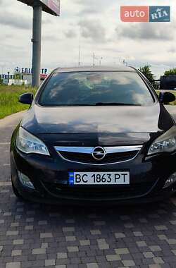 Хэтчбек Opel Astra 2011 в Львове