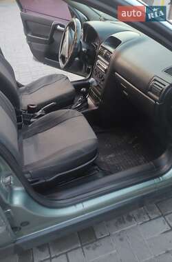 Хетчбек Opel Astra 2008 в 