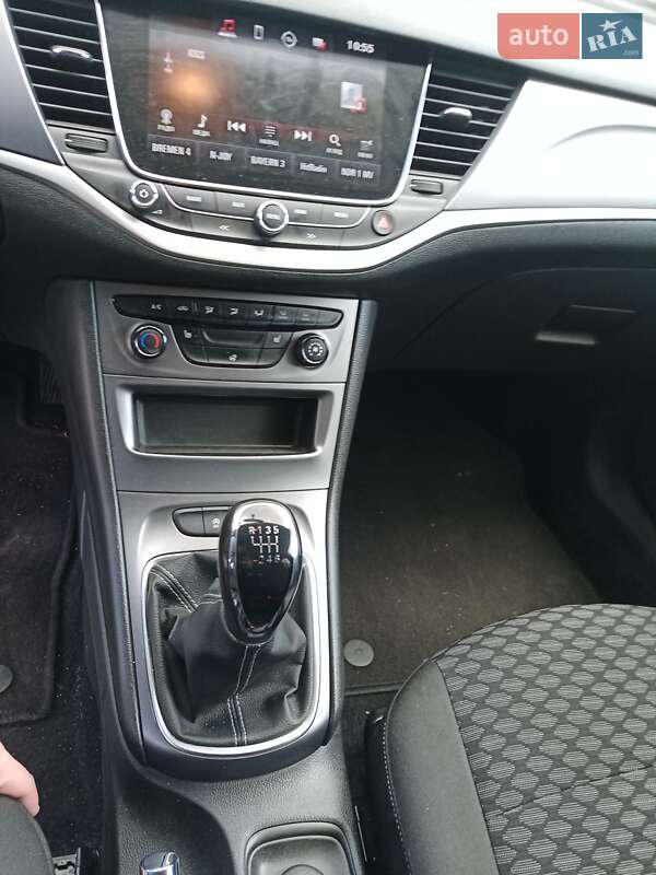 Универсал Opel Astra 2019 в Городке