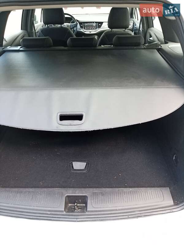 Универсал Opel Astra 2019 в Городке