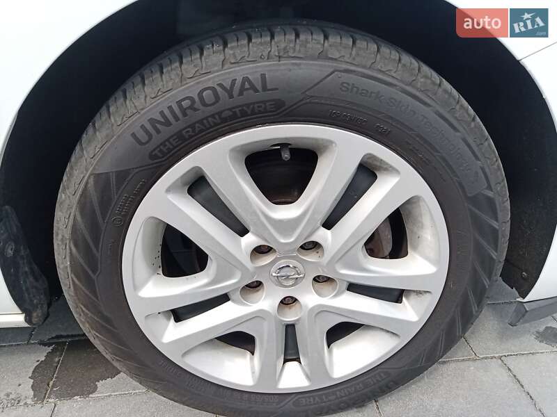 Универсал Opel Astra 2019 в Городке