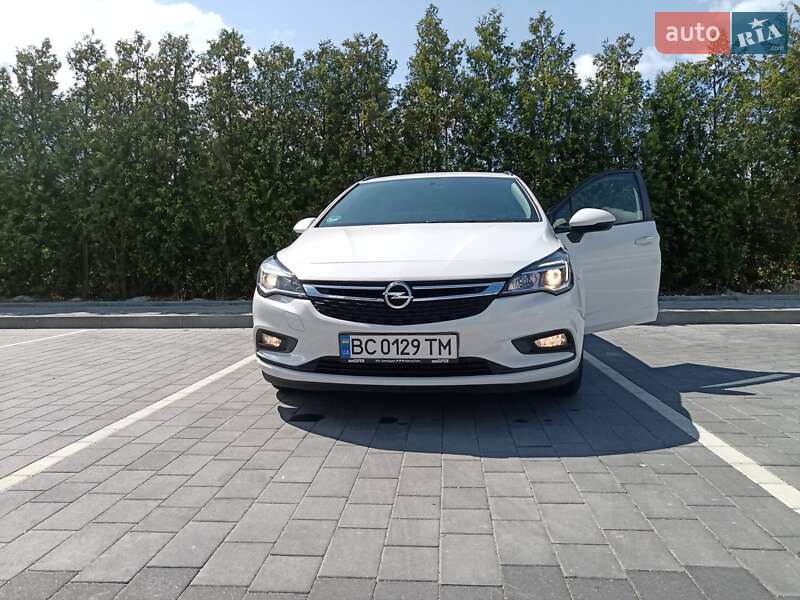 Универсал Opel Astra 2019 в Городке