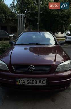 Седан Opel Astra 2005 в Черкасах
