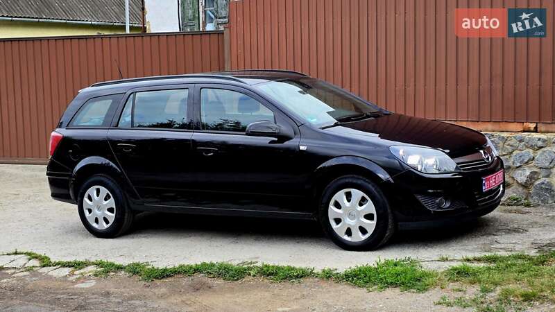 Универсал Opel Astra 2009 в Полтаве