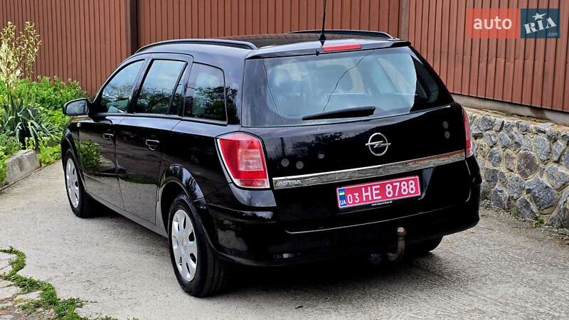 Универсал Opel Astra 2009 в Полтаве