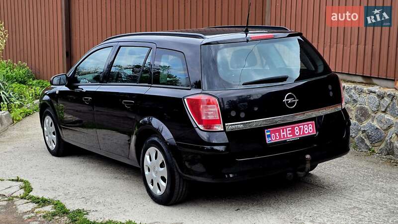 Универсал Opel Astra 2009 в Полтаве