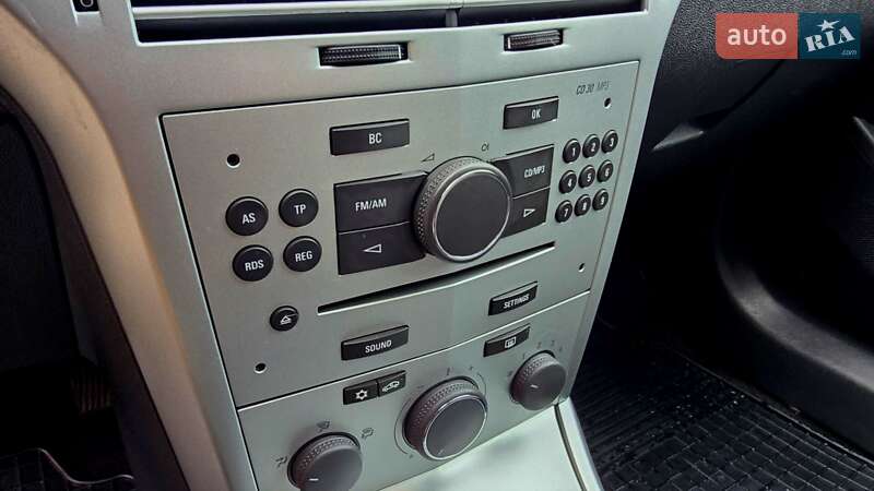 Универсал Opel Astra 2009 в Полтаве