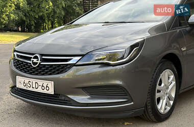 Універсал Opel Astra 2017 в Івано-Франківську