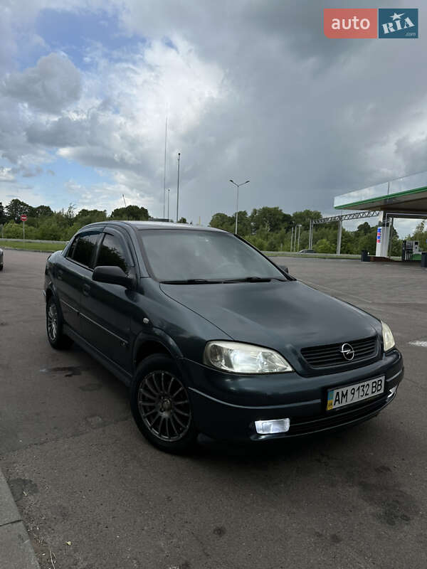 Opel Astra 2004