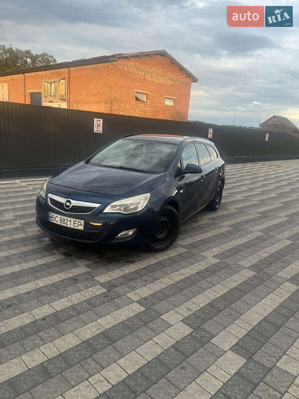 Opel Astra 2011