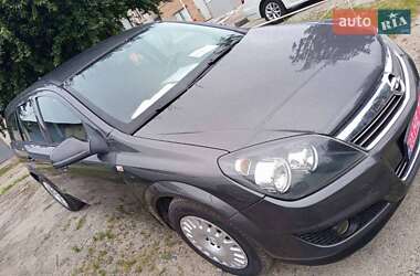 Универсал Opel Astra 2010 в 