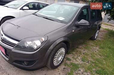 Универсал Opel Astra 2010 в 