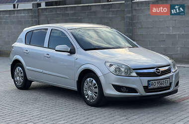 Хэтчбек Opel Astra 2007 в Мукачево