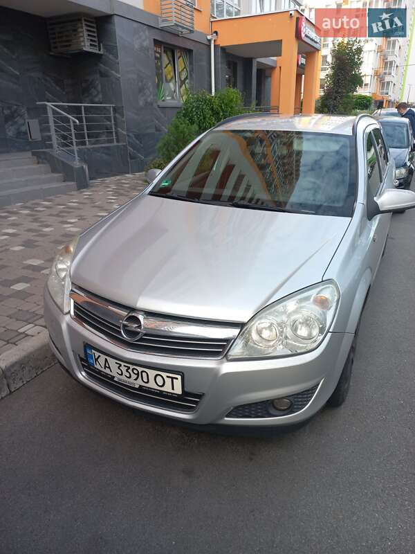 Универсал Opel Astra 2009 в Киеве