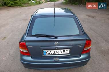 Хэтчбек Opel Astra 1999 в 