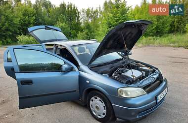 Хэтчбек Opel Astra 1999 в 