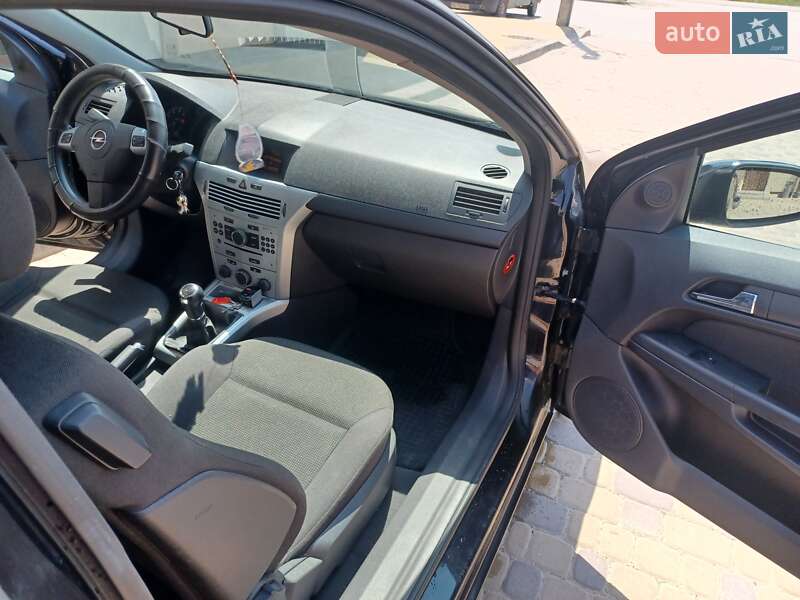 Хэтчбек Opel Astra 2009 в Теребовле