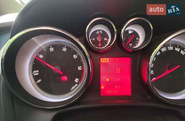 Универсал Opel Astra 2013 в 