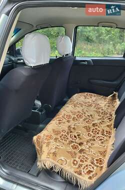 Седан Opel Astra 2004 в 