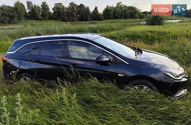 Универсал Opel Astra 2017 в Киеве