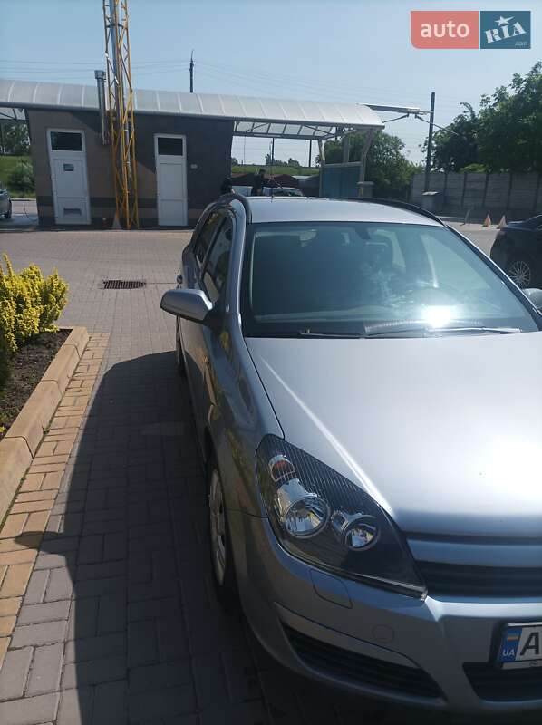 Универсал Opel Astra 2004 в Казатине