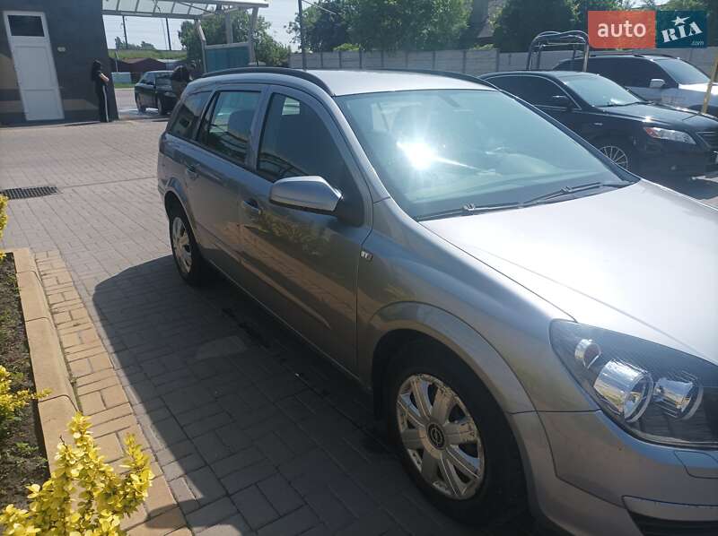 Универсал Opel Astra 2004 в Казатине