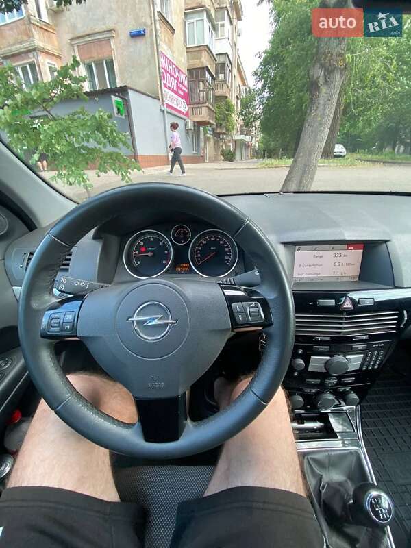 Универсал Opel Astra 2010 в Кривом Роге