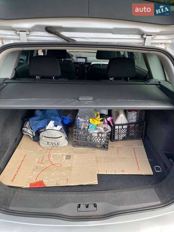 Универсал Opel Astra 2010 в Кривом Роге