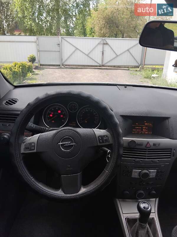Універсал Opel Astra 2004 в Луцьку