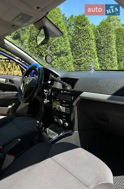 Універсал Opel Astra 2010 в 