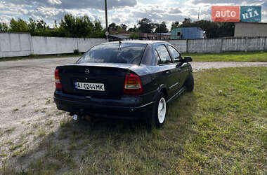 Седан Opel Astra 2005 в 