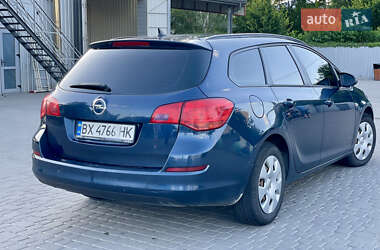 Универсал Opel Astra 2012 в 