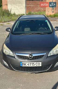 Универсал Opel Astra 2010 в Владимирце