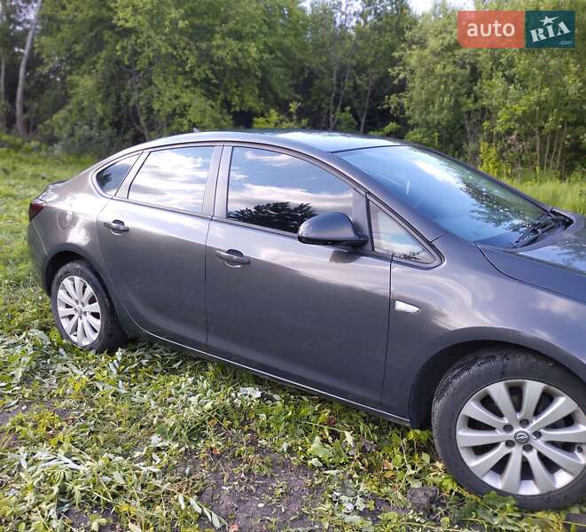 Седан Opel Astra 2015 в Житомире
