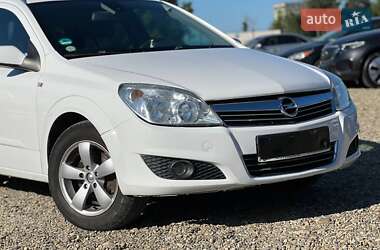 Универсал Opel Astra 2010 в 