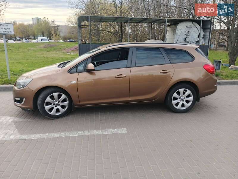 Универсал Opel Astra 2016 в Черкассах