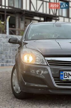 Универсал Opel Astra 2009 в Глухове