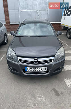 Універсал Opel Astra 2010 в Львові