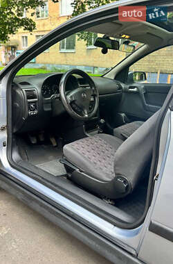 Хэтчбек Opel Astra 2002 в 
