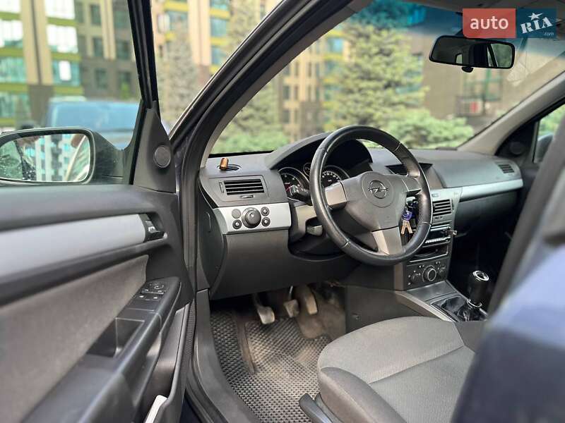 Универсал Opel Astra 2006 в Киеве