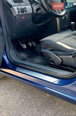 Универсал Opel Astra 2006 в 