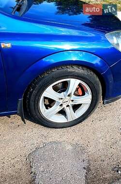 Универсал Opel Astra 2006 в 
