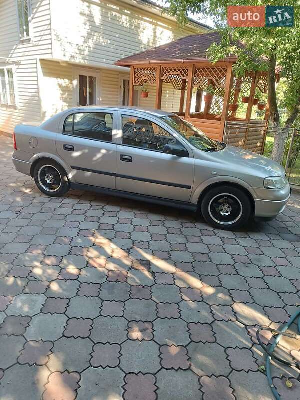 Седан Opel Astra 2006 в Калуші