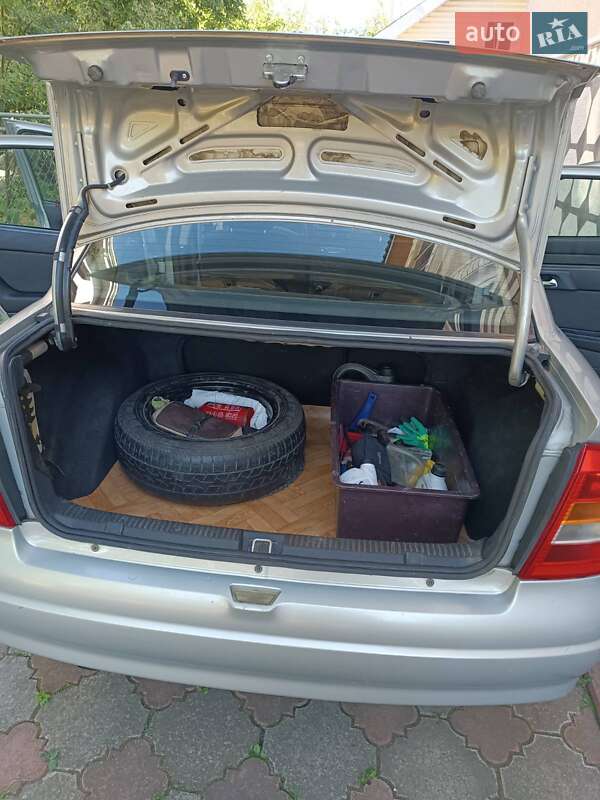 Седан Opel Astra 2006 в Калуші