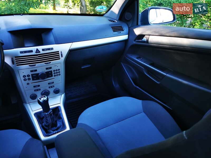 Универсал Opel Astra 2008 в Черновцах