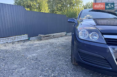 Хетчбек Opel Astra 2006 в 