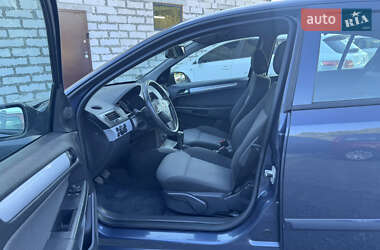 Хетчбек Opel Astra 2006 в 